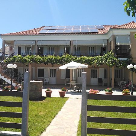 Velika Beach Rooms Exteriör bild