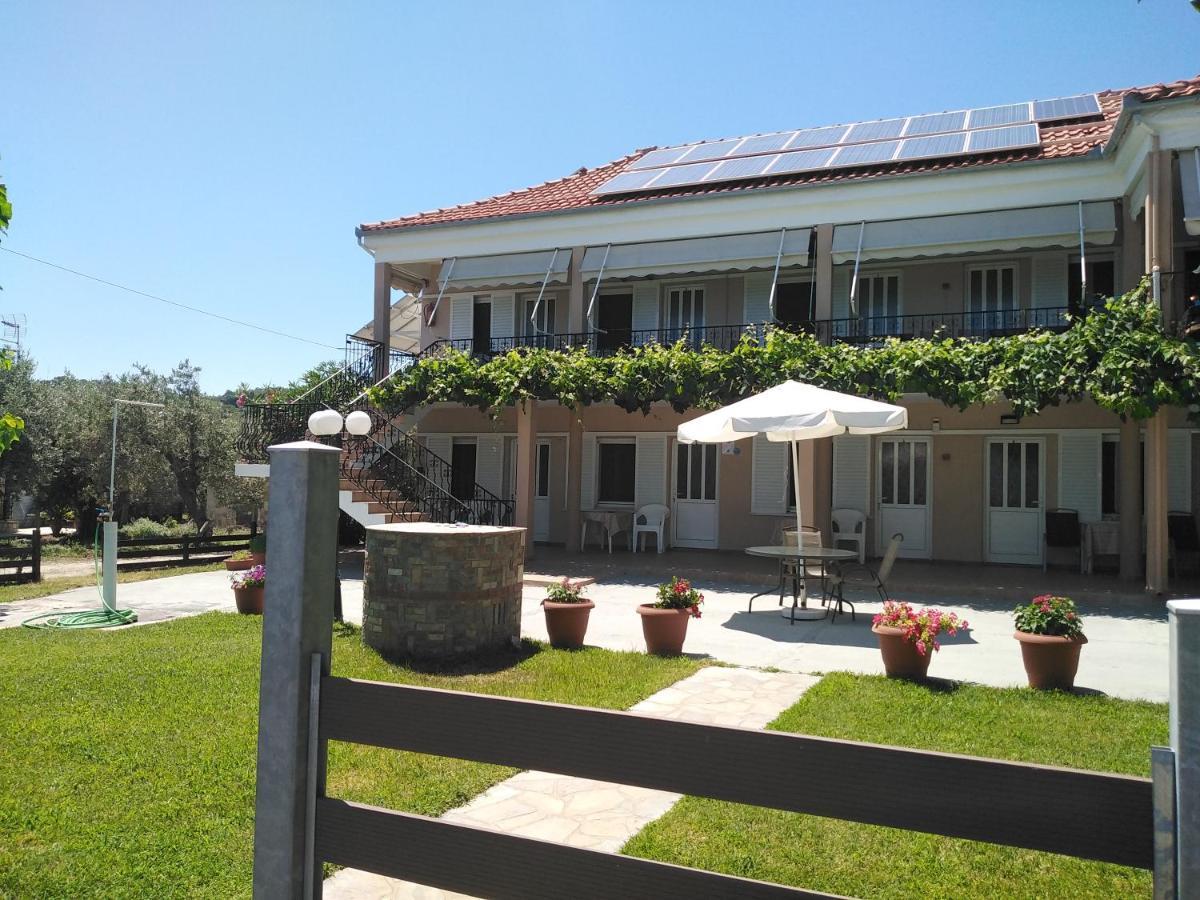 Velika Beach Rooms Exteriör bild