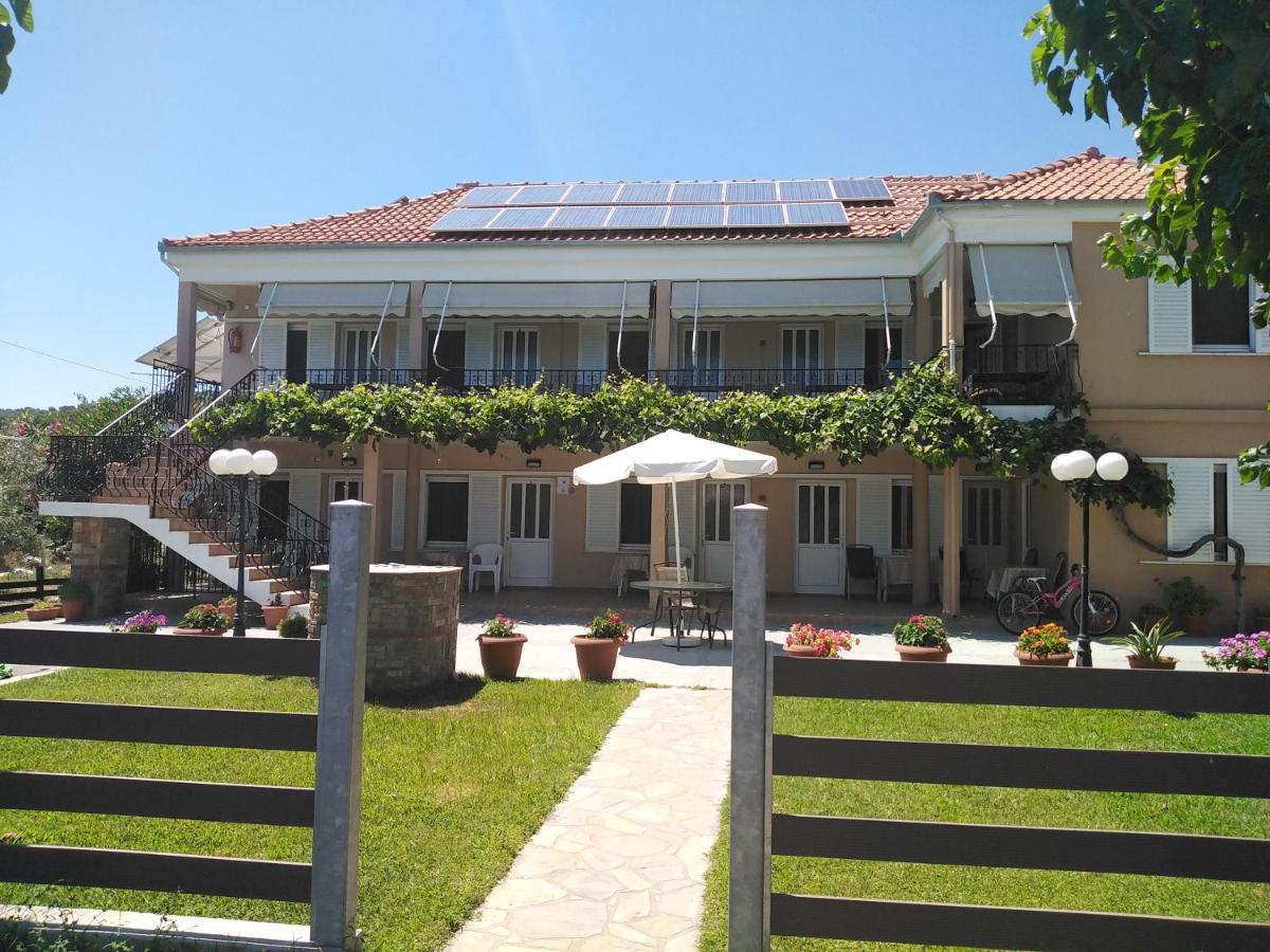 Velika Beach Rooms Exteriör bild