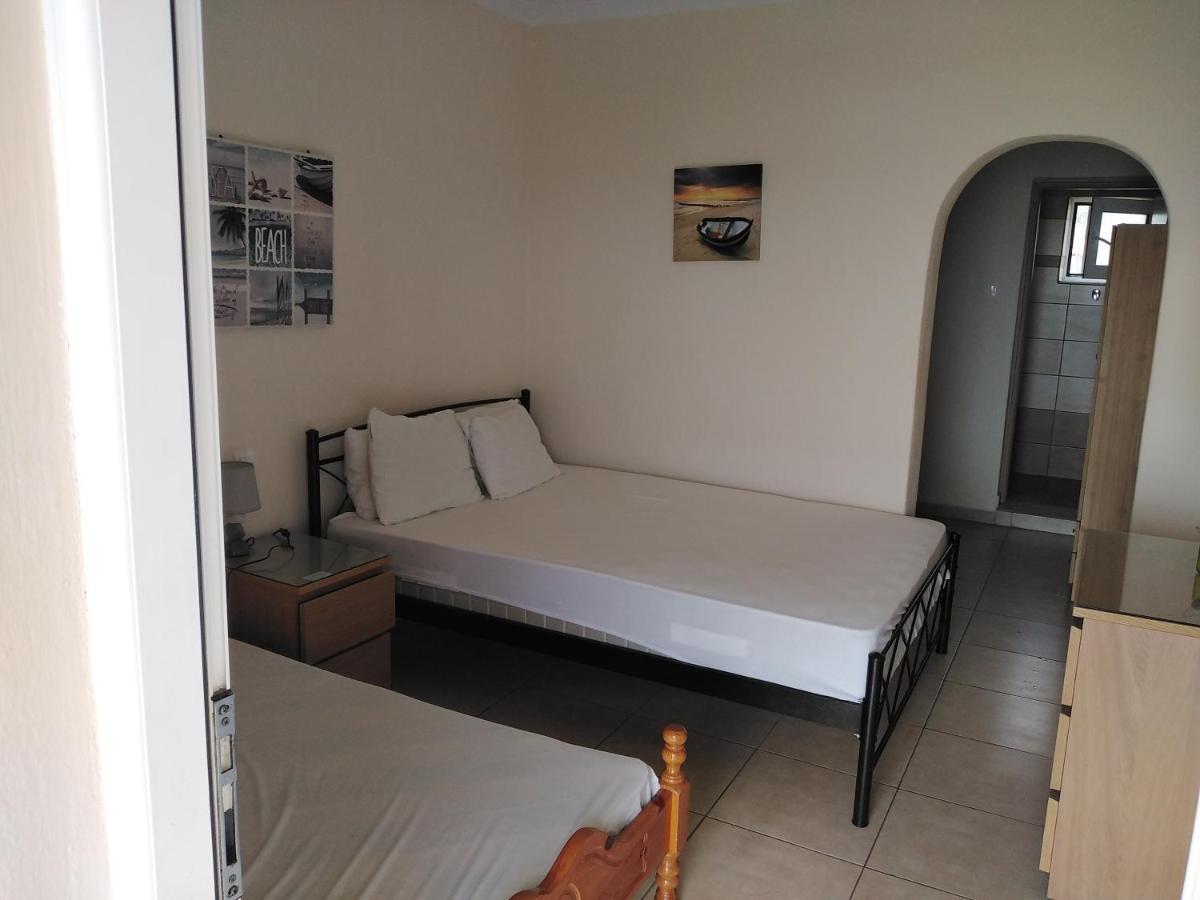 Velika Beach Rooms Exteriör bild