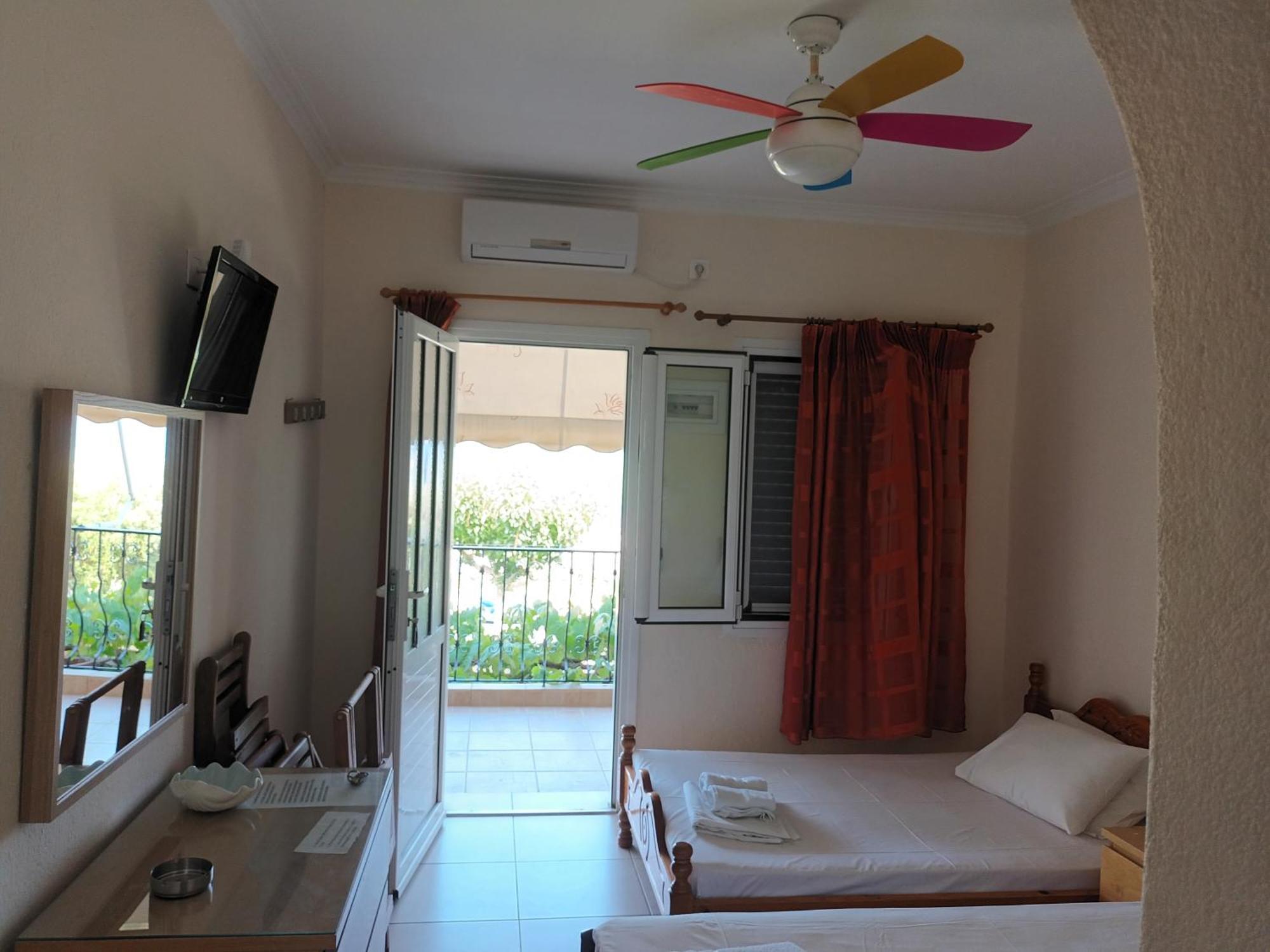 Velika Beach Rooms Exteriör bild